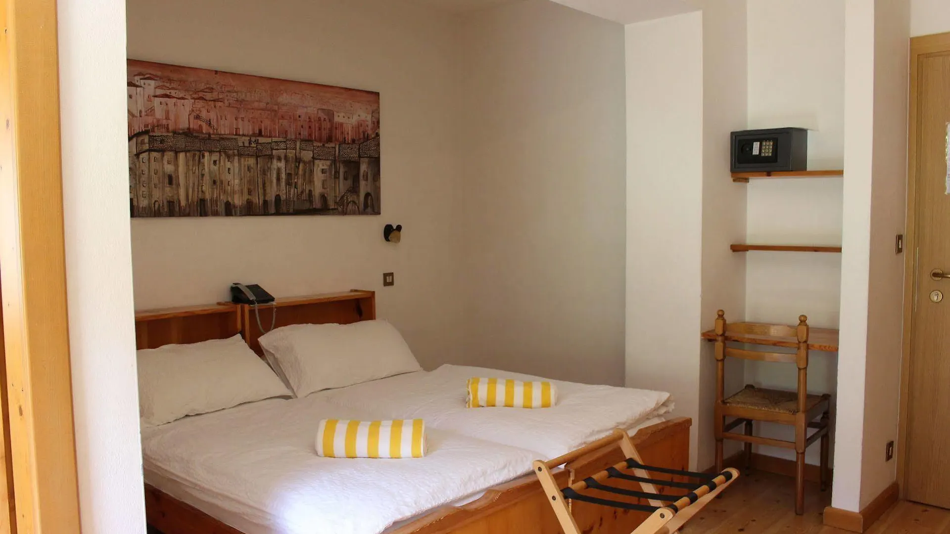 Hotel D'La Varda Padola 3*,  Italy