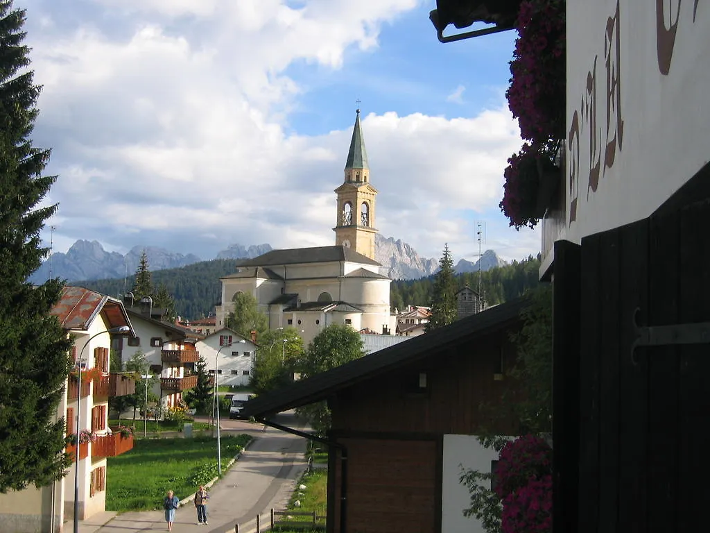 Hotel D'La Varda Padola 3*,  Italia